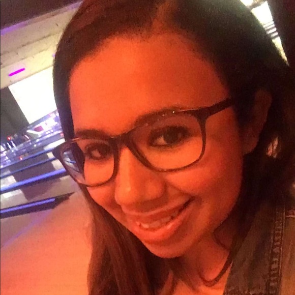 Meet your Posher, Dani - Picture 1 of 1